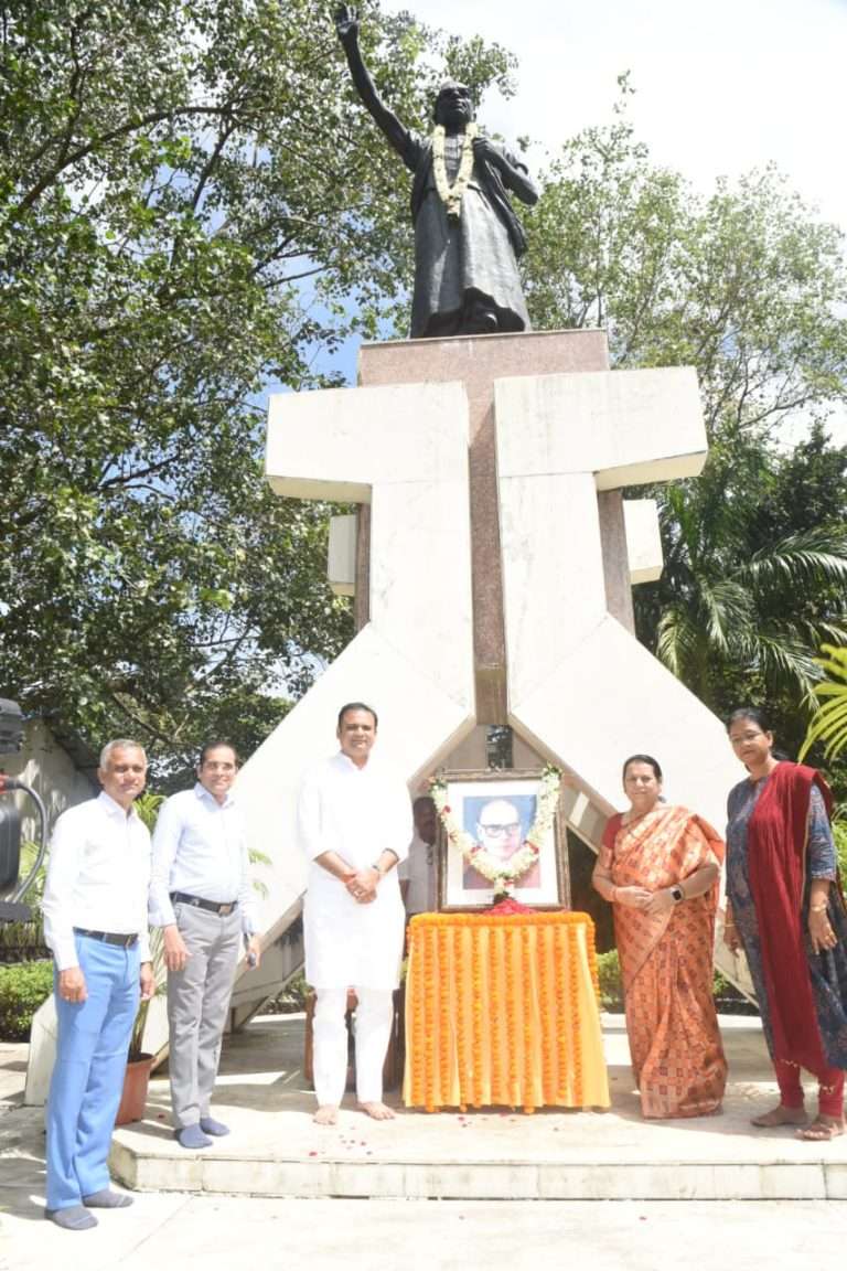 स्वामी रामानंद तीर्थ यांच्या कार्याला समर्पित राहून समाजासाठी काम करणे हेच आमचे कर्तव्य : डॉ नीलम गोऱ्हे