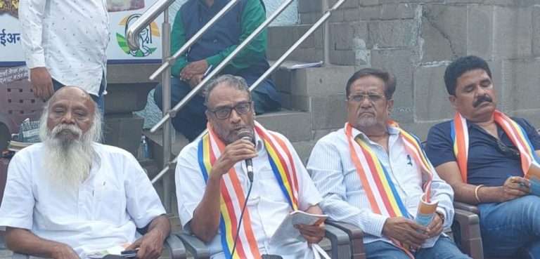 ज्ञानाला जात, धर्म आणि देश नसतो. – श्रीपाल सबनीस