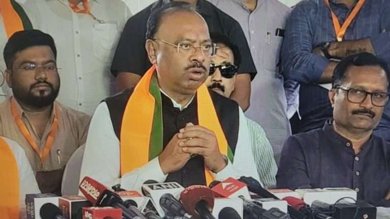 सावधान,पुरंदर विमानतळाच्या परिसरात जमिनी घेऊ नका