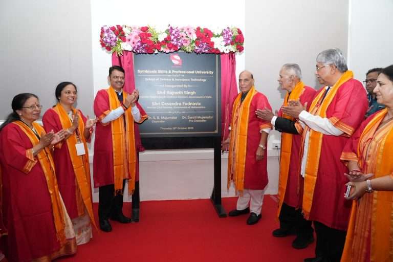 महाराष्ट्राला संरक्षण तंत्रज्ञानाचे हब बनविणार – मुख्यमंत्री देवेंद्र फडणवीस