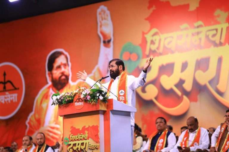 तीस वर्ष मुंबई महापालिका ओरबाडून घेतली ती माया कुठे गेली ? लंडनला ?