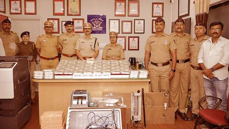 बनावट नोटा तयार करणाऱ्यांची टोळी मिरजेत जेरबंद! कोल्हापुरातील पोलीस निघाला मास्टरमाइंड