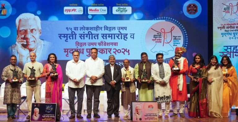 गझलनवाझ भीमराव पांचाळे यांना ‘मृदगंध जीवनगौरव पुरस्कार’ प्रदान