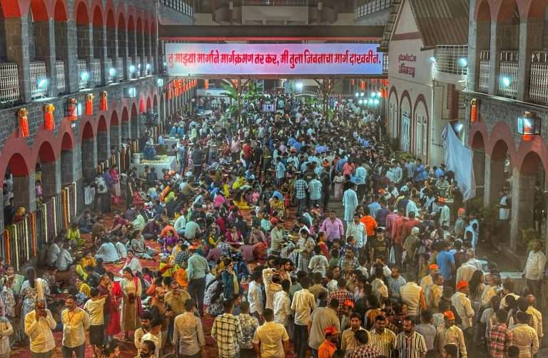 २० हजार भाविकांनी घेतला महाप्रसादाचा लाभ