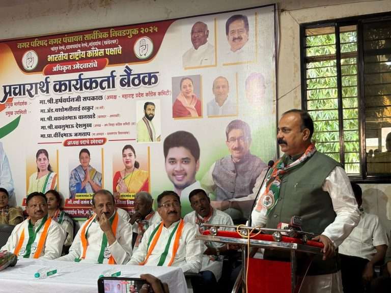 देवेंद्र फडणवीस शॅडो मुख्यमंत्री; महाराष्ट्राचा सर्व कारभार अमित शाह पाहतात; महायुतीने महाराष्ट्र गुजरातकडे गहाण ठेवला.