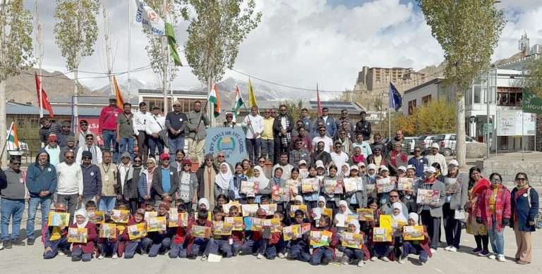 सियाचीनमध्ये भारतीय सैन्याला पोहोचला ‘मायेच्या फराळाचा घास’