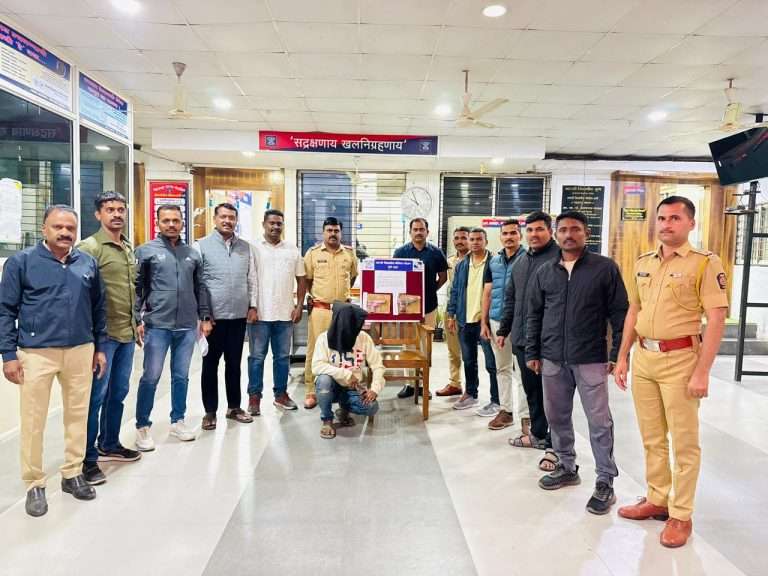 ‘‘तुला कोणत्या पिस्टलमधून गोळी घालू,’’ सिनेस्टाइल ने धमक्या देत दहशत माजविणाऱ्या श्र्वेतांग निकाळजेला पकडला.२ पिस्तुलं जप्त