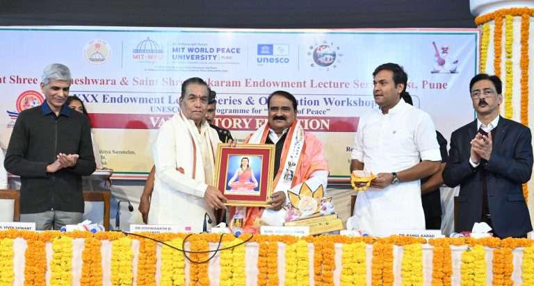 उद्याचे जग एआयवर नव्हे ज्ञानोबा – तुकोबांच्या मंत्रावर चालेल:विश्वास पाटील