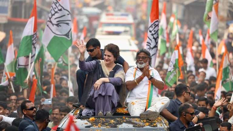 प्रियंका म्हणाल्या- आता ब्रिटिशांचे नाही, मोदींचे राज्य:इथे शेतकऱ्यांचे नाही तर अदानी-अंबानींचे कर्ज माफ होते