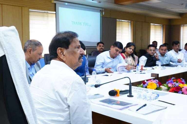 मानव-बिबट संघर्ष कमी करण्यासाठी आवश्यक त्या सर्व उपाययोजना करा;केंद्र सरकारकडून बिबट नसबंदीची मान्यता-वनमंत्री गणेश नाईक