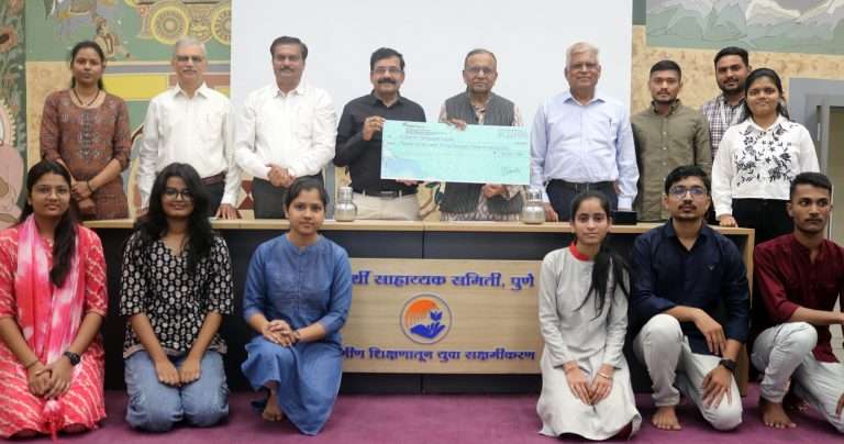 विद्यार्थी सहाय्यक समितीसारख्या संस्था महाराष्ट्राचे भूषण