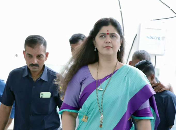 गौरी गर्जे मृत्यू प्रकरणात मंत्री पंकजा मुंडे म्हणाल्या  , पोलिसांनी तपासात कसूर करू नये