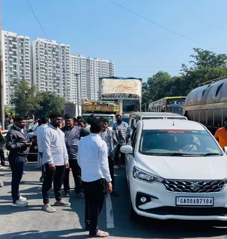 नवले पुलाजवळ पुन्हा अपघात