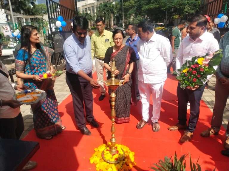 प्री फॅब्रिकेटेड स्मार्ट पब्लिक टॉयलेटचे उद्घाटन