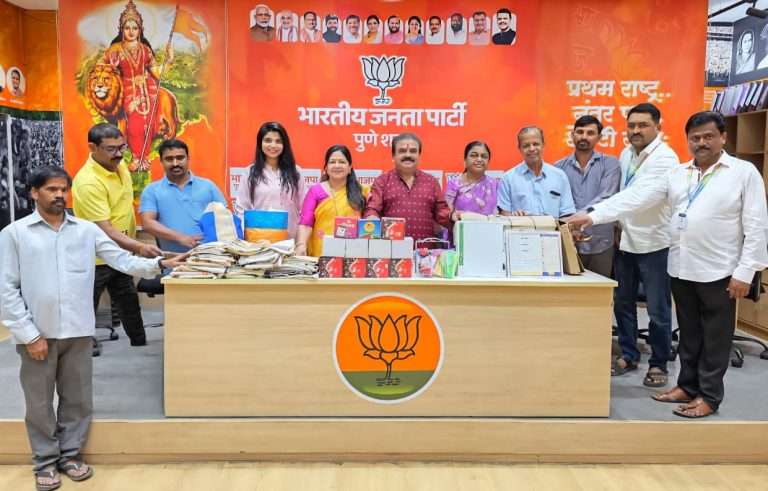 “समाजाचे” “समाजाला” देण्याने मानसिक समाधान – संदीप खर्डेकर.