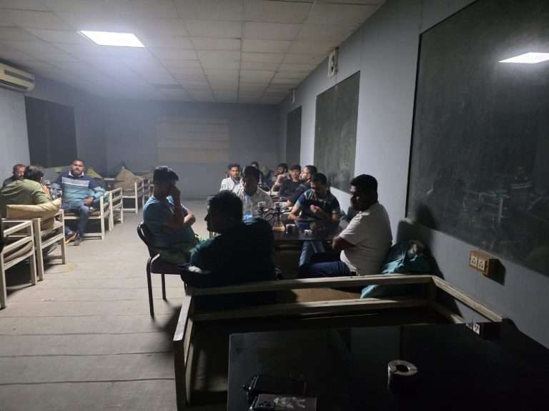 बाणेर मध्ये’फार्म कॅफे’ शेतातल्या हुक्का बारवर छापा