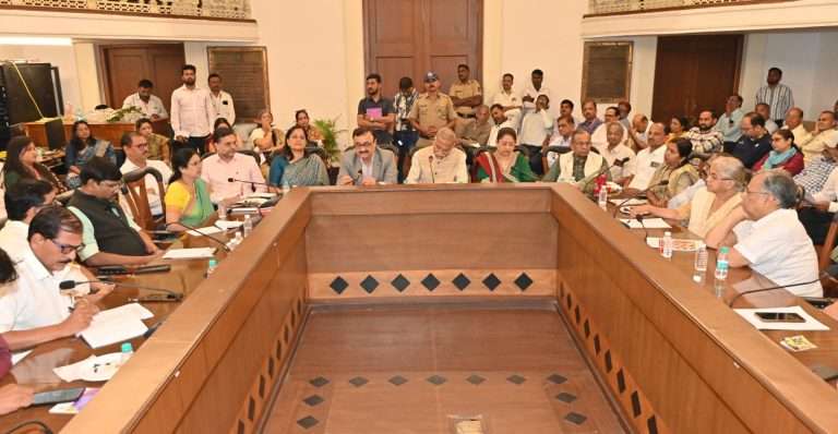 त्रिभाषा धोरण निश्चिती समितीचा शिक्षण क्षेत्रासह विविध घटकांशी संवाद