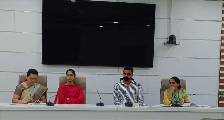 जिल्हा परिषद, पंचायत समिती निवडणूक पूर्वतयारी; जिल्हाधिकारी जितेंद्र डुडी यांनी घेतला आढावा