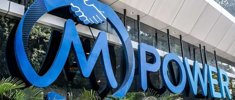 “पुरुष अजूनही प्रचंड भावनिक भार वाहत आहेत-परवीन शेख