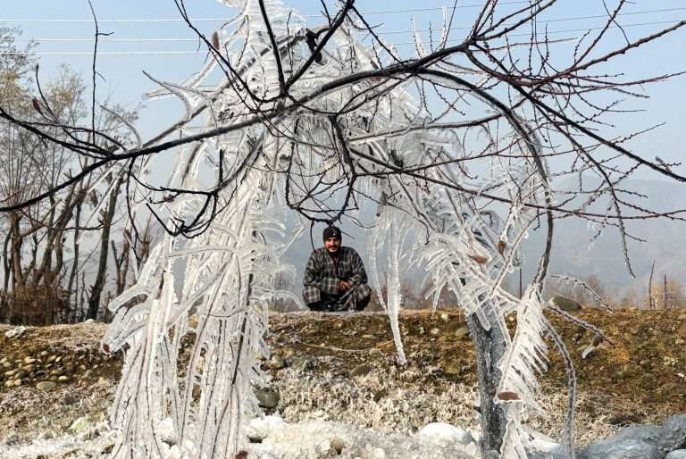 पहलगाममध्ये तापमान -4°C