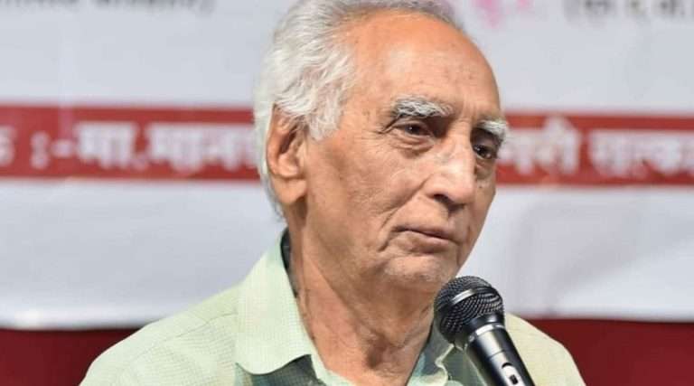 सामाजिक चळवळींचा आधारवड, श्रमिकांचे ‘बाबा’ हरपले – मुख्यमंत्री देवेंद्र फडणवीस