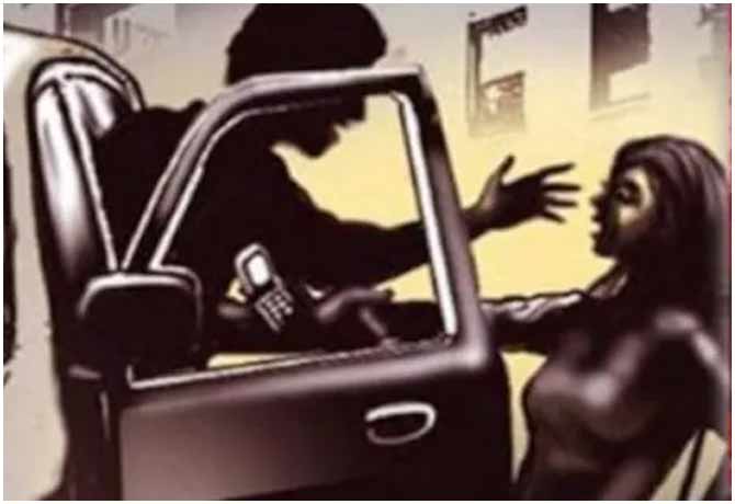 कोर्टाच्या आवारातच महिलेवर कारमध्ये सामूहिक अत्याचार