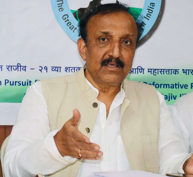 पुतीन भेट समारंभास काँग्रेसच्या विरोधीपक्ष नेत्यांना राष्ट्रपती भवनचे निमंत्रण न देणे, ही परंपरा व संकेतांची पायमल्ली..!