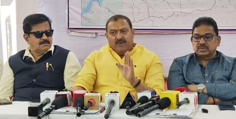 जमिनी लाटणे आणि ठेकेदारी करणे एवढेच काम सत्ताधाऱ्यांनी जोरात केले- अरविंद शिंदे