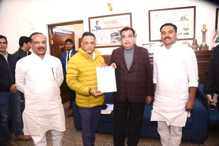 खडकी स्टेशनवरून सेतुबंधन योजनेतून उड्डाणपूलनितीन गडकरी यांचा सुनील माने यांची मागणीला प्रतिसाद