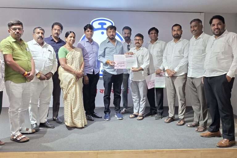 अजितदादांच्या राष्ट्रवादीकडून २००+ इच्छुकांनी दिवसभरात नेले उमेदवारीसाठी अर्ज