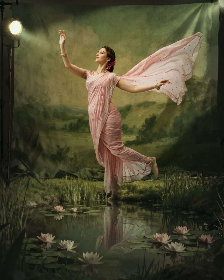 व्ही. शांताराम चित्रपटातील जयश्रीच्या भूमिकेत तमन्ना भाटिया – भव्य पोस्टर प्रदर्शित