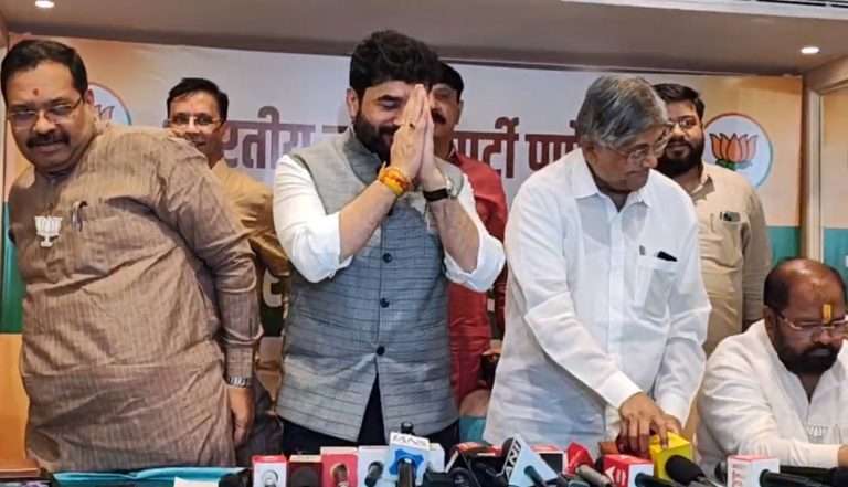 मुरलीधर मोहोळ यांच्या नेतृत्वात लढणार महापालिका निवडणूक : मंत्री चंद्रकांत पाटील यांची स्पष्टोक्ती