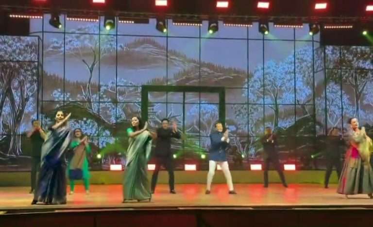 सुप्रिया सुळे, कंगना रणौत अन् महुआ मोईत्रांचा एकत्र डान्सचा व्हिडीओ व्हायरल