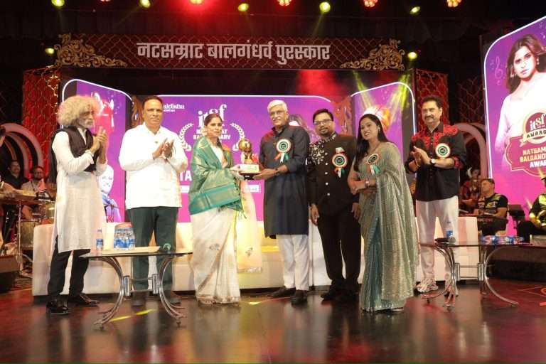 मकरंद देशपांडे, मुरली शर्मा, सई ताम्हणकर, भाऊ कदम व सिद्धार्थ जाधव यांच्यासह कुमार शानू यांना २५वा “नटसम्राट बालगंधर्व पुरस्कार” प्रदान