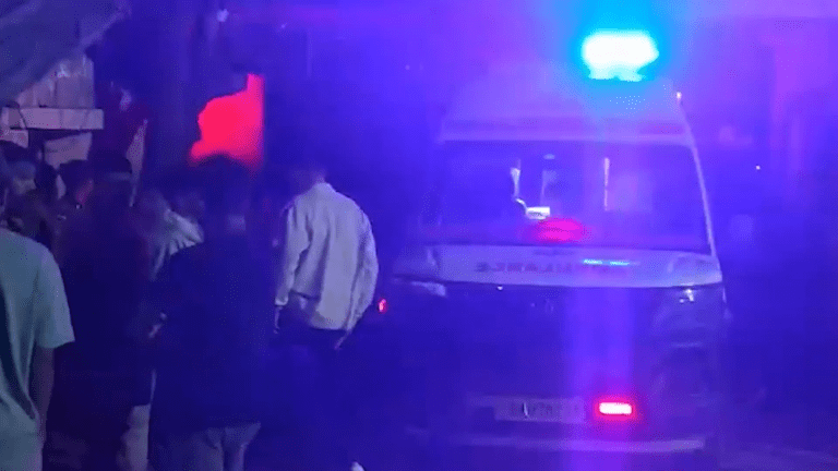 पंतप्रधानांकडून अर्पोरा, गोवा येथे लागलेल्या आगीत झालेल्या जीवितहानीबद्दल शोक व्यक्त