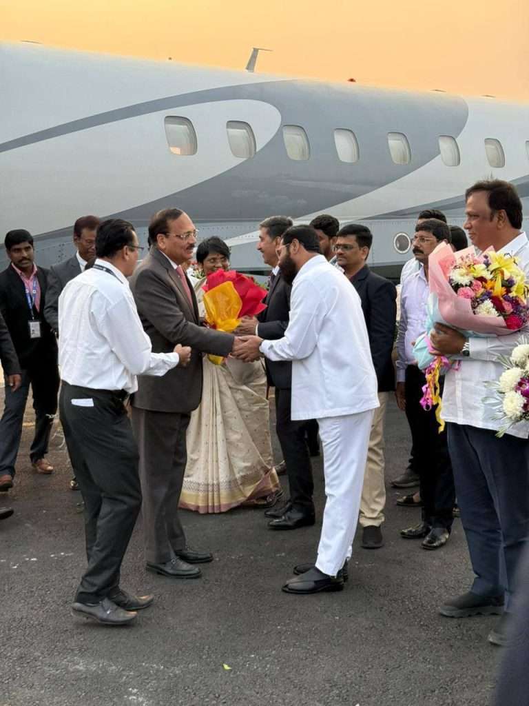 …म्हणून तीन वर्षे तारीख पे तारीख:एकनाथ शिंदे-सरन्यायाधीश भेटीमुळे.. संजय राऊतांचा तिरकस टोला