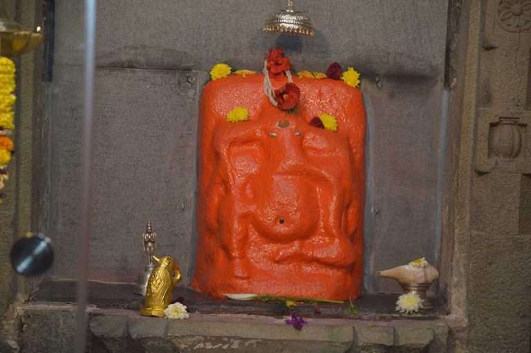 ग्रामदैवत श्री कसबा गणपती मंदिरात गणेश जन्म ‘महाआरती’ 