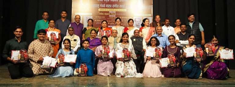 नाट्यसंगीतातून अभिनयही प्रदर्शित व्हावा : पंडित चंद्रकांत लिमये