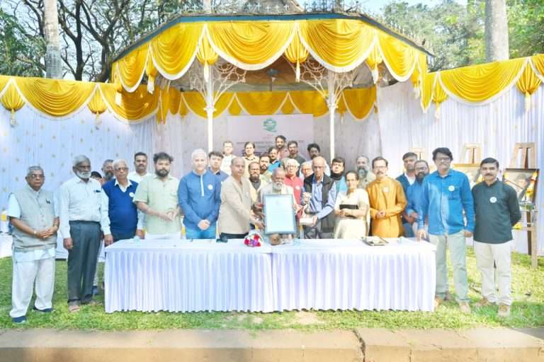 टाऊन हॉलमध्ये रंगली ‘मैफल रंगसुरांची…’श्रीकांत जाधव यांना रंगबहार जीवन गौरव पुरस्कार