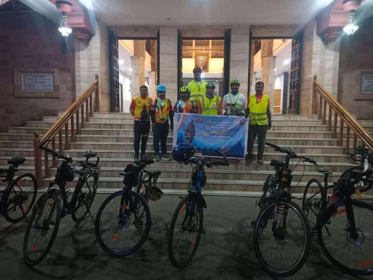 पर्यावरण संवर्धन व पाणी बचतीसाठी पुणे ते स्टॅच्यू ऑफ युनिटी सायकल रॅली