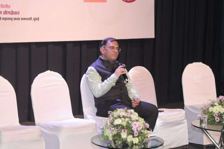 मराठी भाषा ही सतत वाहणारी परंपरा