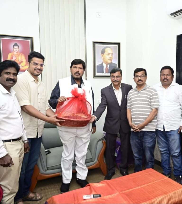 पुण्यात  रिपब्लिकन पक्षाला उपमहापौर पद मिळावे – रामदास आठवले