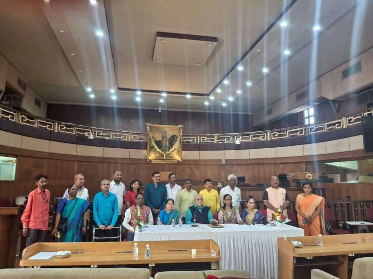 महापालिकेच्या सभागृहात रंगली कवींची काव्यस्पर्धा