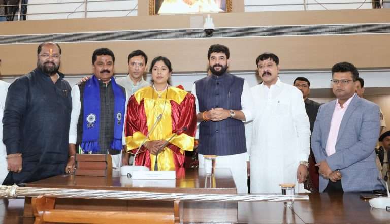 पुण्याच्या महापौरपदी मंजुषा नागपुरे, उपमहापौरपदी परशुराम वाडेकर