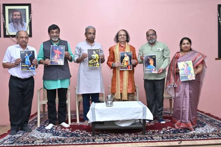 प्रसिद्ध कथक नर्तक डॉ.नंदकिशोर कपोते यांच्या दिनदर्शिकेचे मोती बागेत प्रकाशन