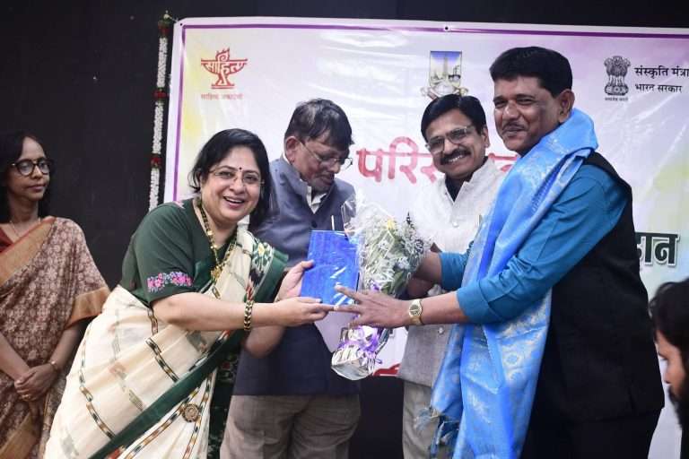वगनाट्याची ‘परंपरा आणि योगदान’ सांस्कृतिक महत्त्व अधोरेखित करणारे लोककला अभ्यासकांचे चर्चासत्रात प्रखर मत..