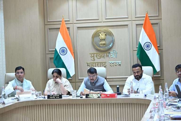 मुख्यमंत्र्यांकडून पुणे जिल्ह्याच्या सर्वसाधारण जिल्हा वार्षिक योजनांचा आढावा