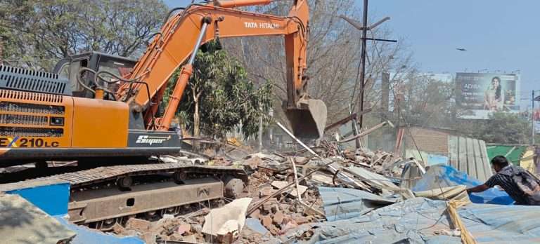 सिद्धार्थ नगर येथे उभारण्यात येत असलेल्या गृह निर्माण प्रकल्पात पुढील दोन वर्षात पक्की घरे देण्यात येतील – मुख्य कार्यकारी अधिकारी सतीशकुमार खडके