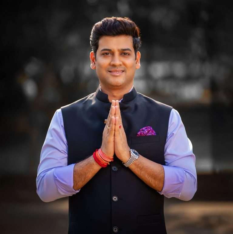 खासदार श्रीकांत शिंदे यांच्या वाढदिवसानिमित्त महालक्ष्मी मंदिरात विशेष आशिर्वचन; डॉ. नीलम गोऱ्हे यांच्या मार्गदर्शनाखाली भक्तीमय आयोजन