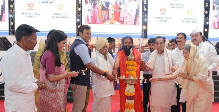 राष्ट्रनिर्मितीसाठी समाजाची भागिदारी महत्वाची-स्वामी रामदेव बाबा